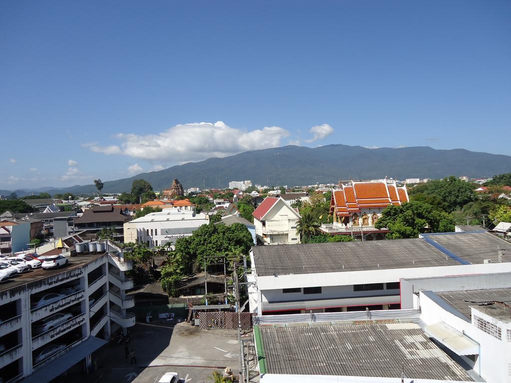 Top North Hotel Chiang Mai Esterno foto